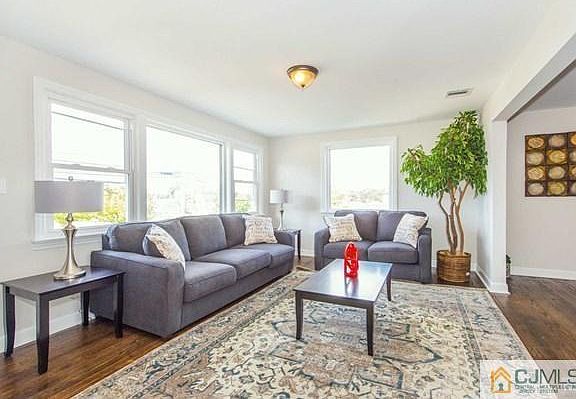 3rd image of 378 Joralemon St