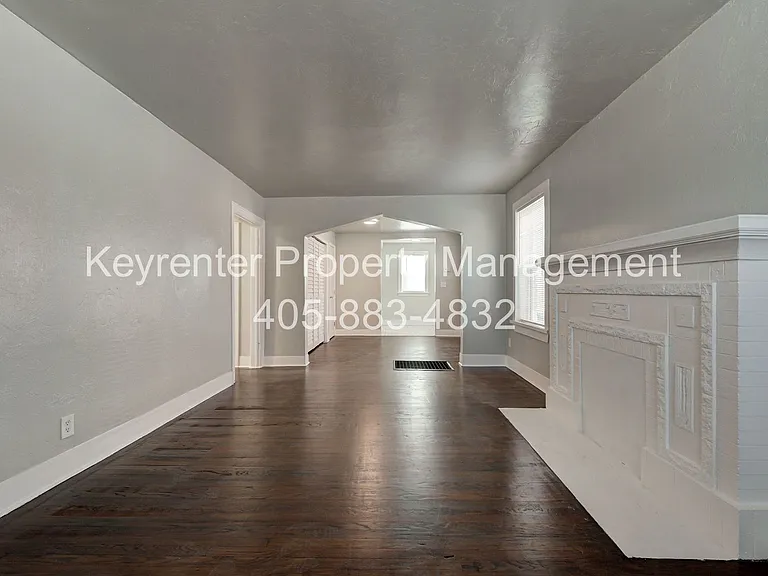 N Gatewood Ave Duplex — Photo 42