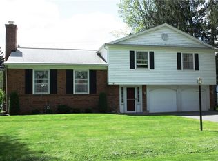 101 Roycroft Cir, East Aurora, NY 14052