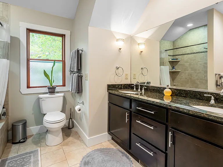 51 Westover Dr — Photo 25