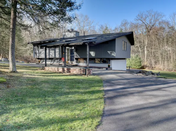 35 Kinsey Road, New Hartford, CT 06057