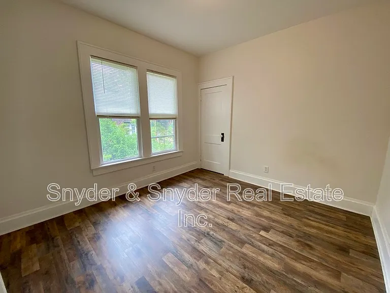 400 Cloverdale Ave #UP — Photo 10