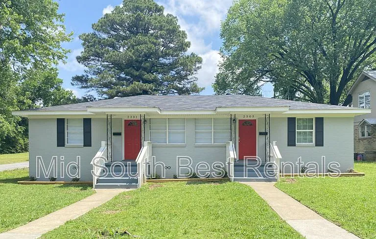 2303 Brown St — Photo 1