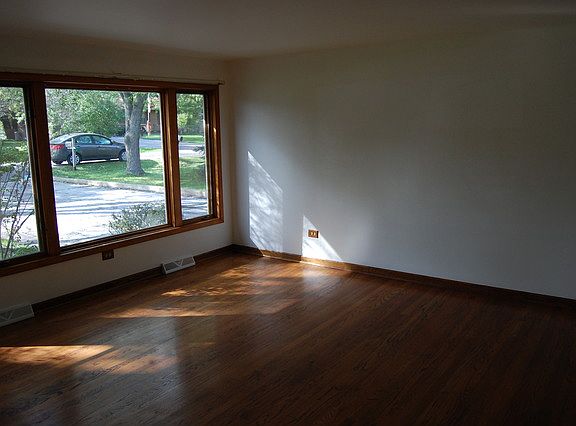 5th image of 23517 N Garden Ln