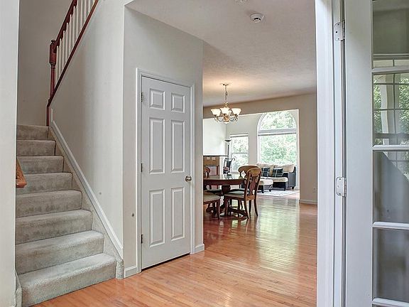 4th image of 85 Hunter Woods Dr