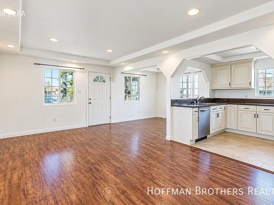 1552 S Cochran Ave