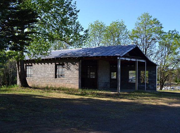 5th image of 137 Oakhaven Dr