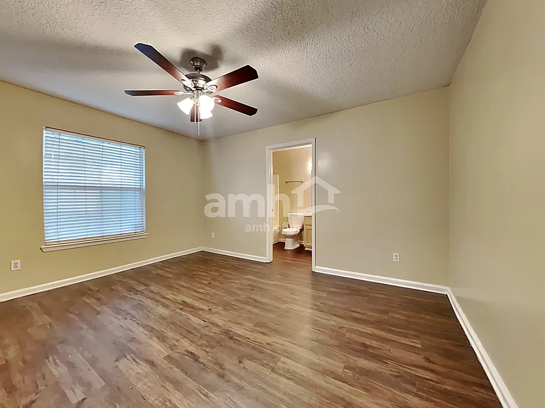 7829 Invermere Blvd — Photo 7