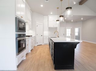 8217 Mountain Oak Dr, Edmond, OK 73034