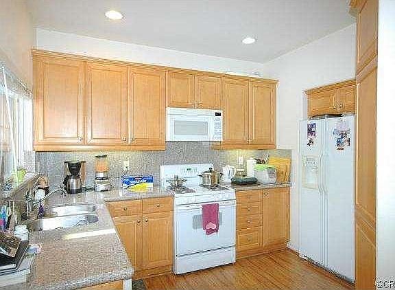 3rd image of 1595 W Katella Ave