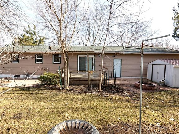 3rd image of 320 Valley Rd