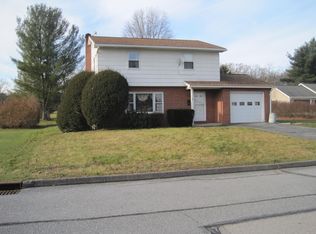 89 Jay St, Mill Hall, PA 17751