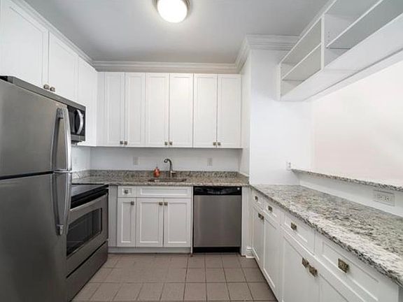 3rd image of 1500 Washington St APT 4W