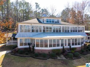 195 Fulmer Dr, Talladega, AL 35160