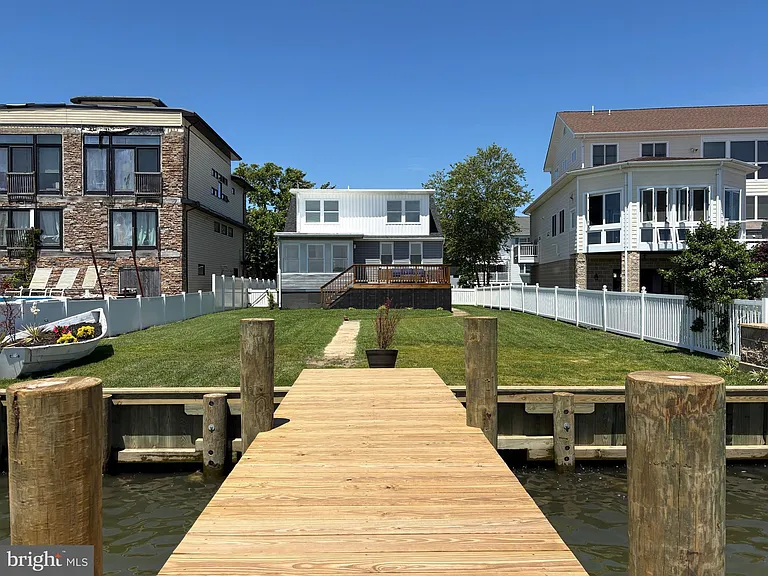 9135 Cuckold Point Rd — Photo 18