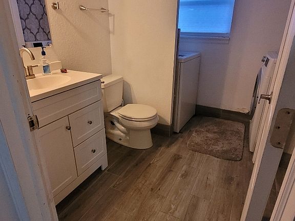 3rd image of 1091 Lilac Cir