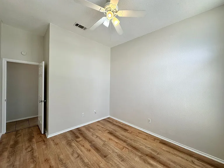 607 Hogan Dr — Photo 22