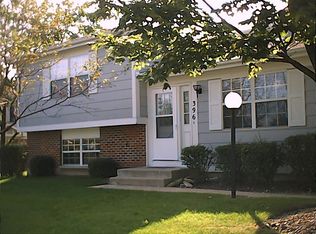 396 Ashwood Ct, Vernon Hills, IL 60061