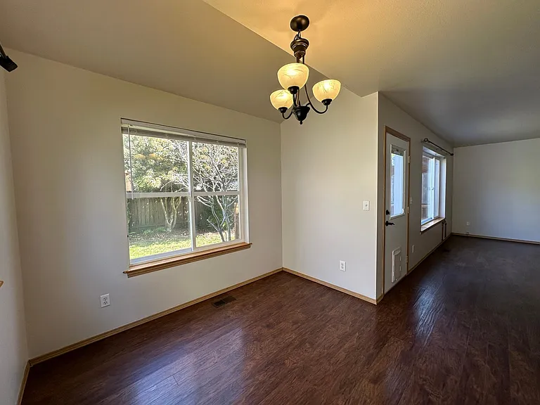 3016 Pacific St — Photo 9