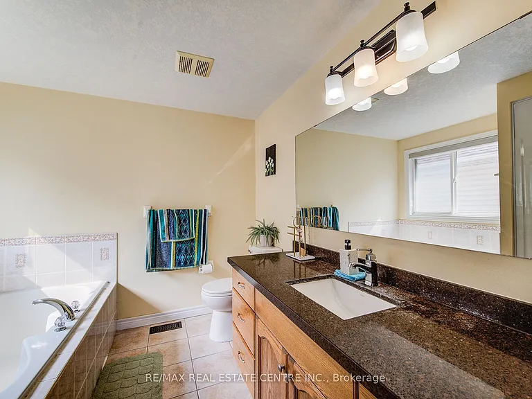 16 Paulstown Cres — Photo 37