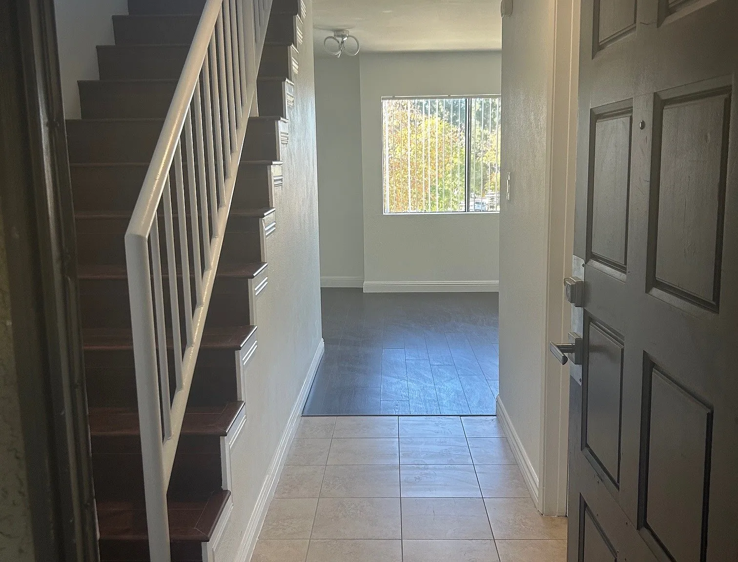 Glenoaks Apartments — Photo 3