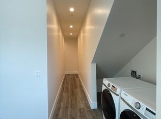1328 W 37th Dr, Los Angeles, CA 90007