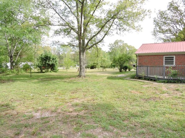 670 Sunset Cir, Manchester, TN 37355