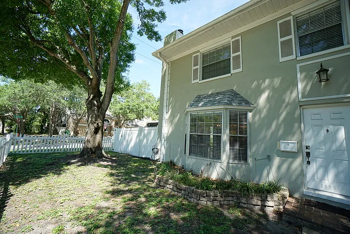 3323 W Swann Ave — Photo 3