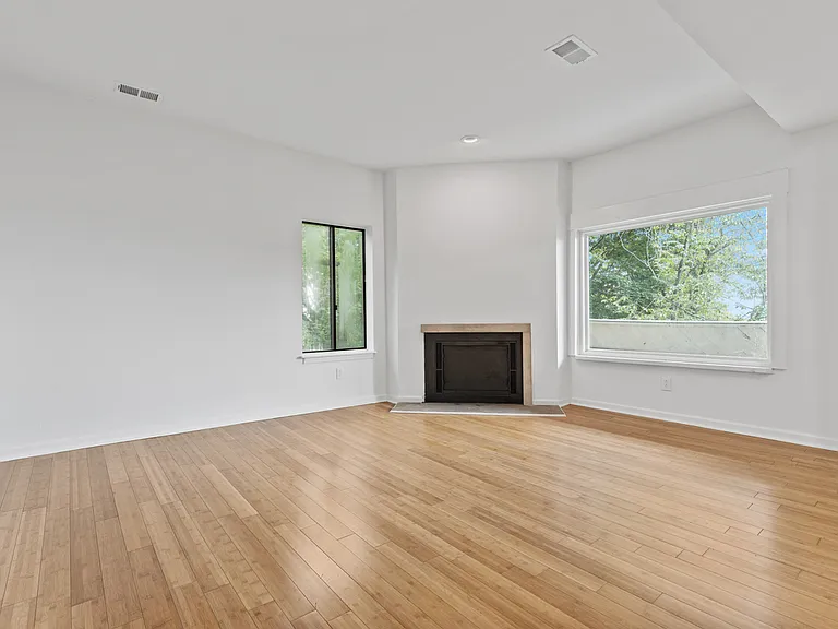 1914 University Ave #2 — Photo 4