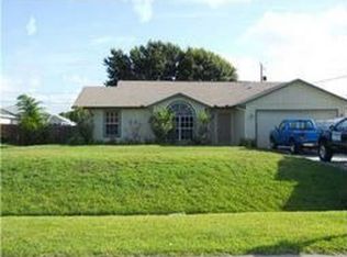 469 SE Nome Dr, Port Saint Lucie, FL 34984