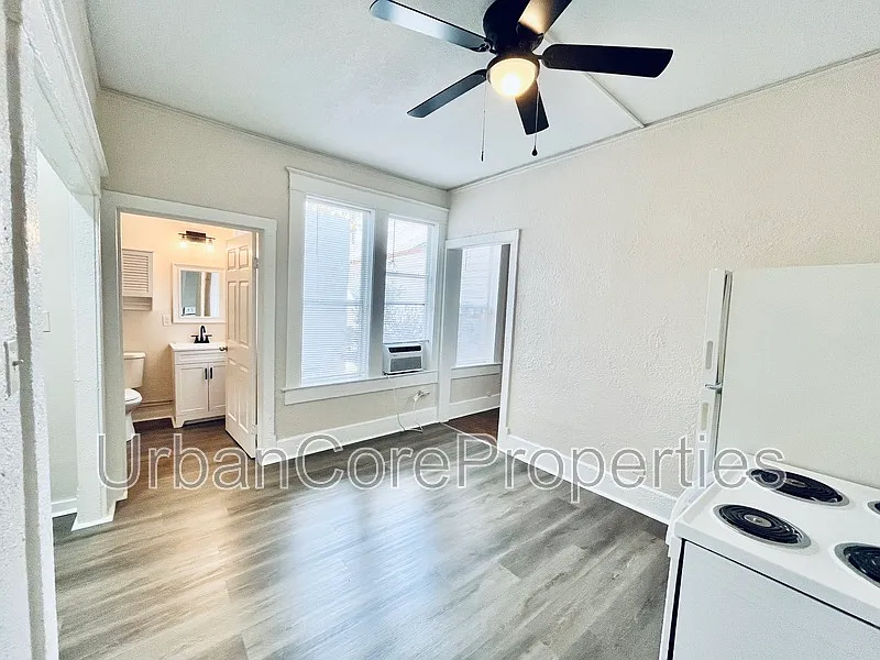 1 bed, 1.0 bath, 700 sqft, $1,450 — Photo 3
