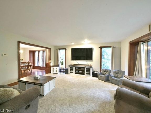 3rd image of 16450 Vernon Dr