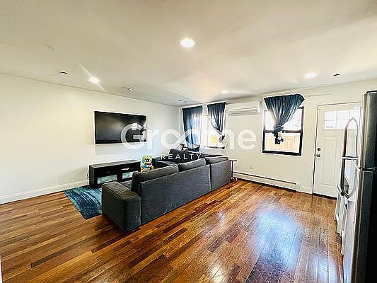 5th image of 639 East 104th Street #1