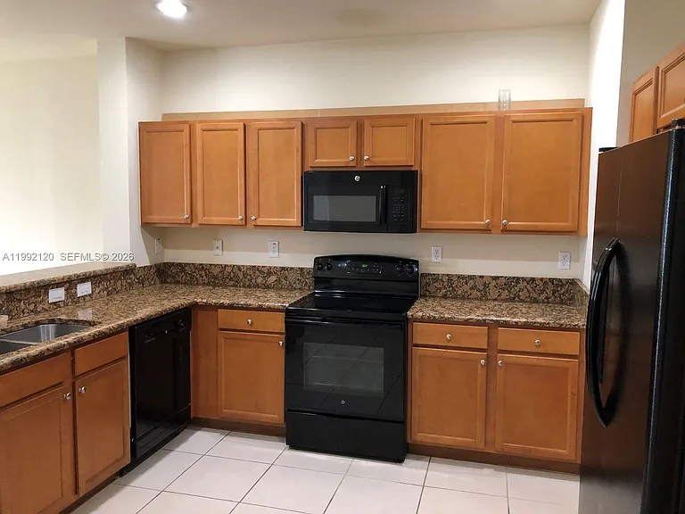17000 SW 90th Ter — Photo 32