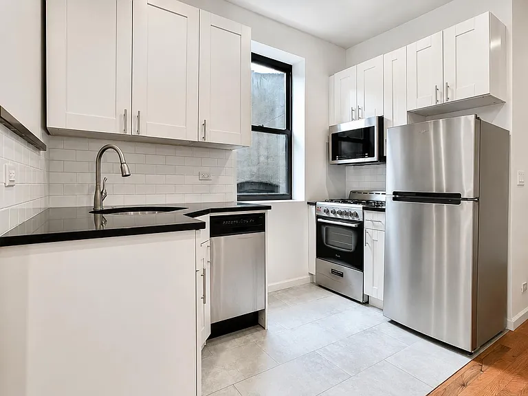 941 Amsterdam Ave #5W — Photo 12