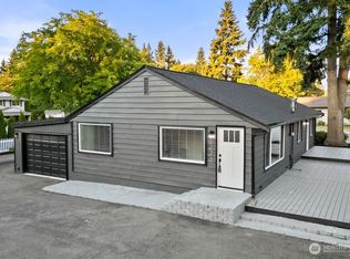 6226 NE 198th St, Kenmore, WA 98028