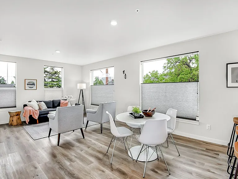 Julian Apartments — Photo 12