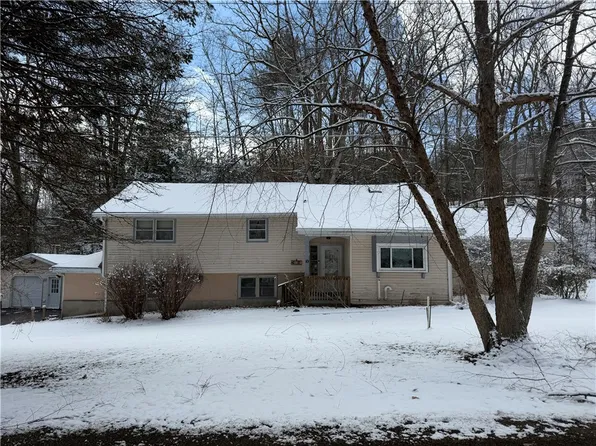 10 Weaver Creek Rd, Painted Post, NY 14870