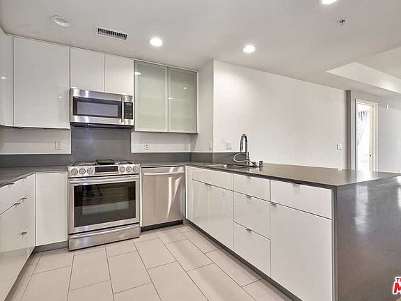 2nd image of 105 S Mariposa Ave APT 408