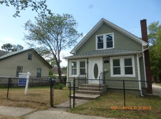 44 Rhodes Ave, Bay Shore, NY 11706