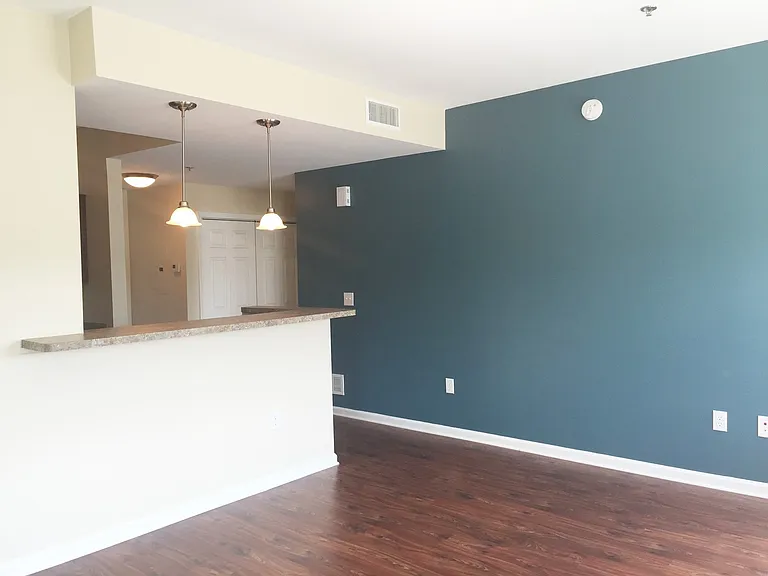 Morton Grad Apartments — Photo 46