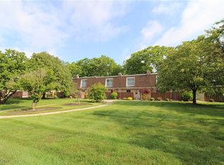 6478 State Rd APT G8, Parma, OH 44134