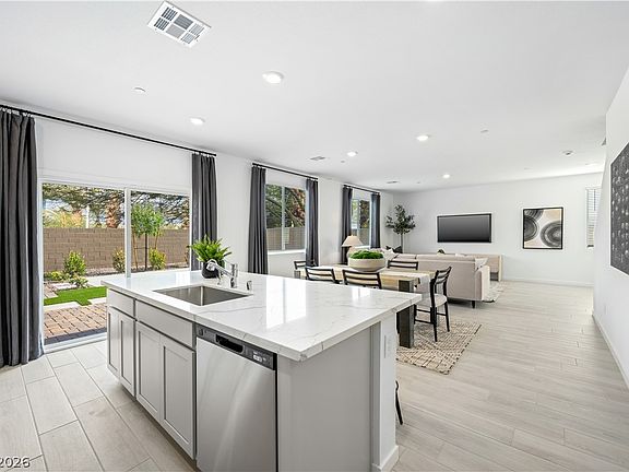 5th image of 132 Harper Crest Ave
