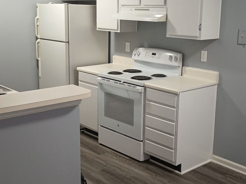 1st image of 901 Monarch Pl #901