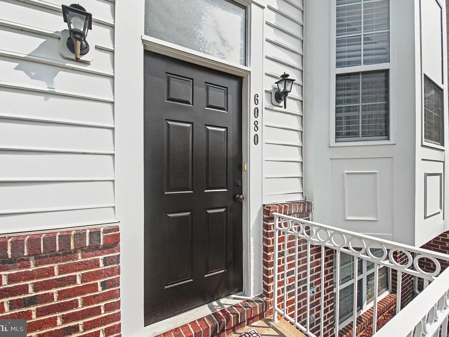4 bed, 3.5 bath, 2215 sqft, $2,895 — Photo 4