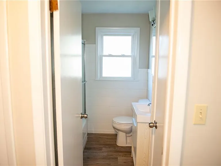 7229 Glendale Ave — Photo 3