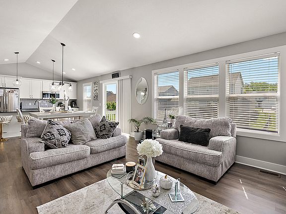 5th image of 3817 Elderberry Dr