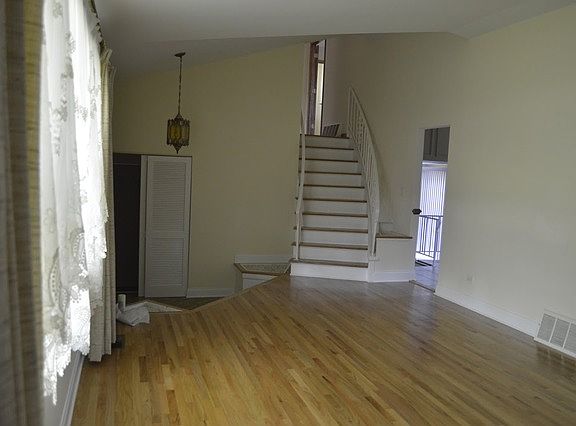 4th image of 2 Catalpa Ct