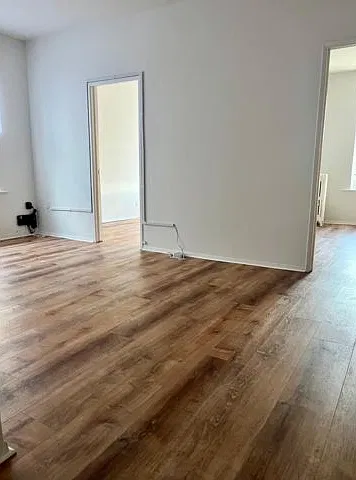 2 bed, 1.0 bath, $2,500 — Photo 2
