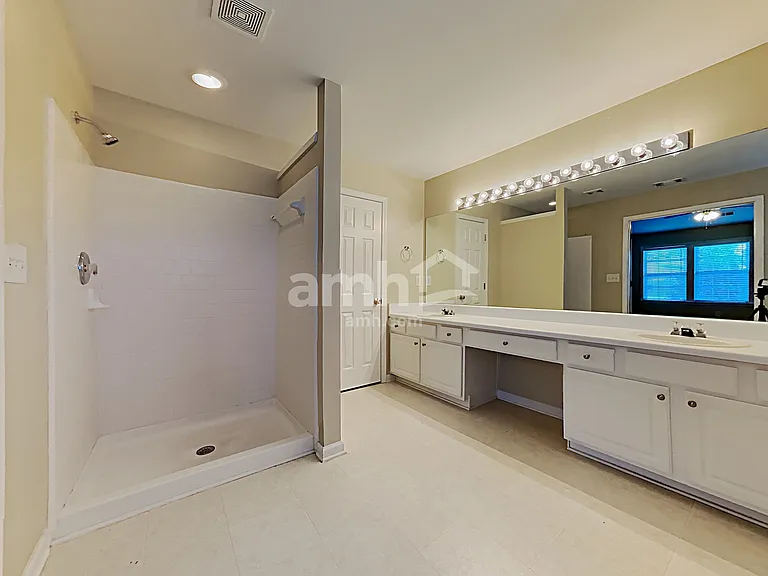 916 Bendleton Dr — Photo 10